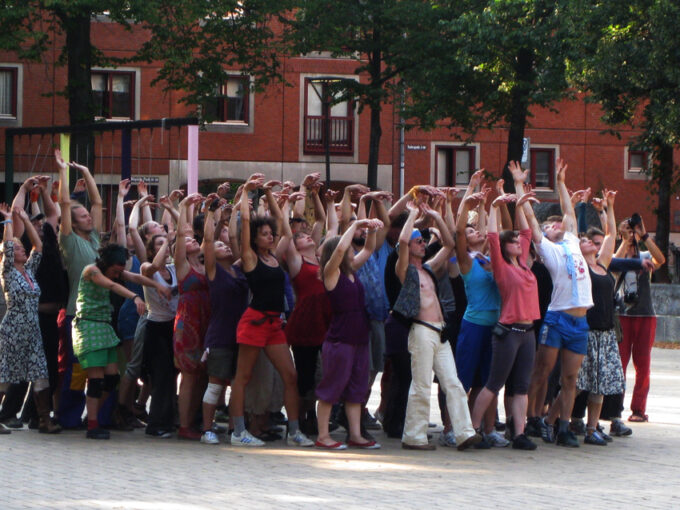 100 Dancers – It’s far from the studio to the streets